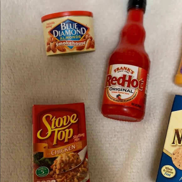 Mini Brands - Picture 2 of 7